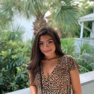 Meet your Posher, Cynthia